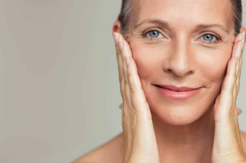 Gemakkelijk receptje (4 ingrediënten) om de elasticiteit van jouw huid te verbeteren