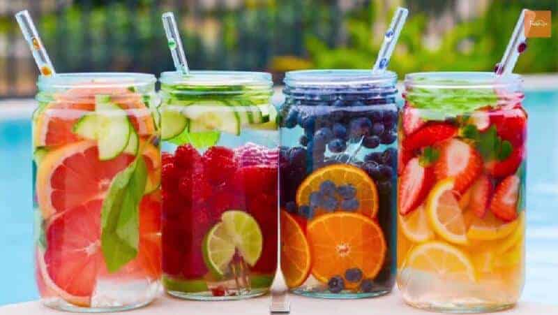 TIP! 10 recepten voor overheerlijk fruitwater