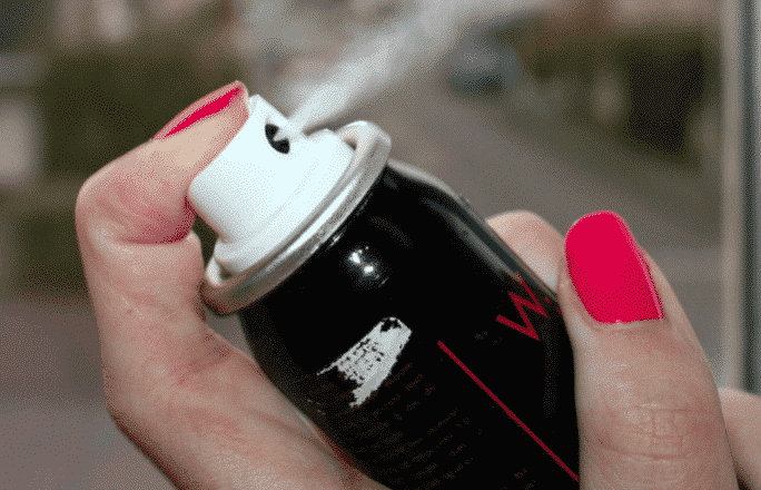 8 tips om haarlak net iets anders te gebruiken