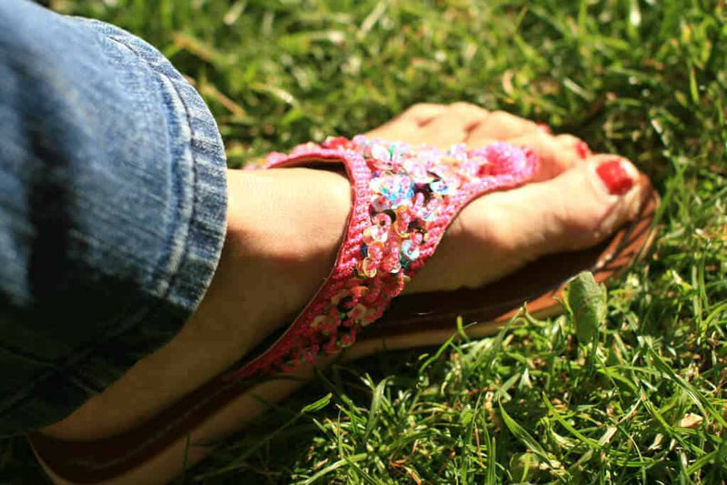 Zijn slippers slechter voor je voeten dan hakken?