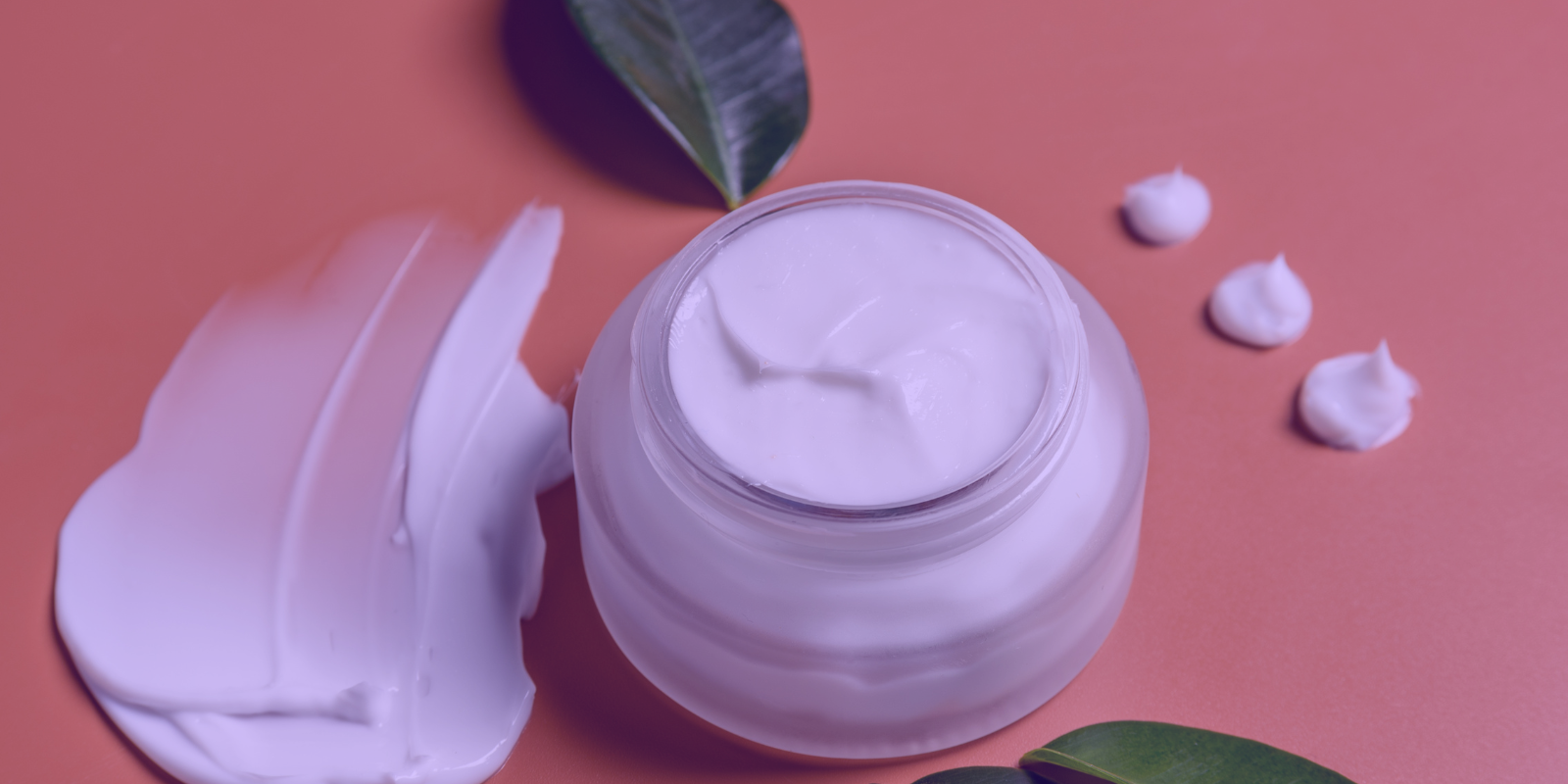 Wat is het verschil tussen een moisturizer en een dagcreme? Afbeelding